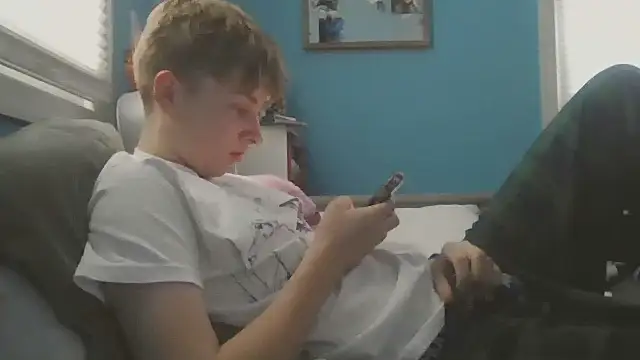 Liam axel35 online show from December 5, 2025, 8:27 pm