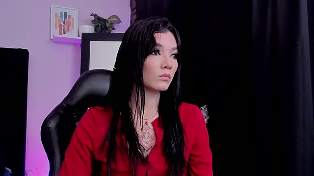 Snapshot of emmabridgerton chatting on November 25, 2025, 8:31 pm emmabridgerton online show from November 25, 2025, 8:31 pm