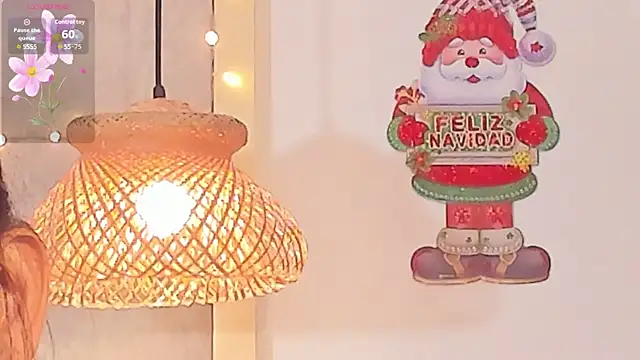 Snapshot of VioletHilton chatting on December 17, 2025, 8:15 pm VioletHilton online show from December 17, 2025, 8:15 pm