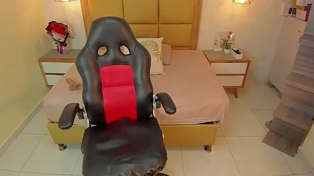 MELISSAROUGE online show from March 18, 2026, 7:17 pm