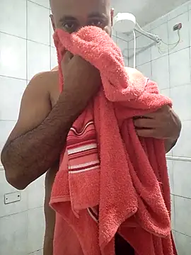 reisloko online show from October 31, 2025, 10:11 pm