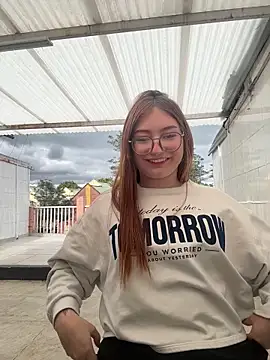 Snapshot of LunaVelvet777 chatting on November 26, 2025, 6:42 pm LunaVelvet777 online show from November 26, 2025, 6:42 pm