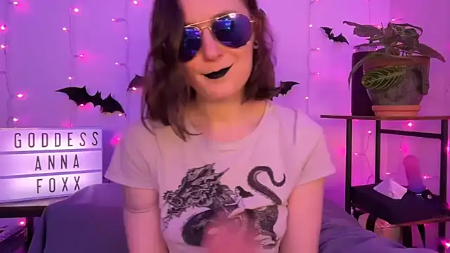 mistressannafoxx online show from December 4, 2025, 9:45 pm