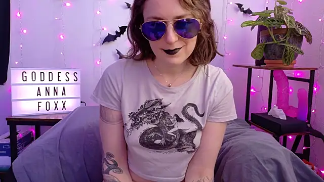 mistressannafoxx online show from February 26, 2026, 10:09 pm