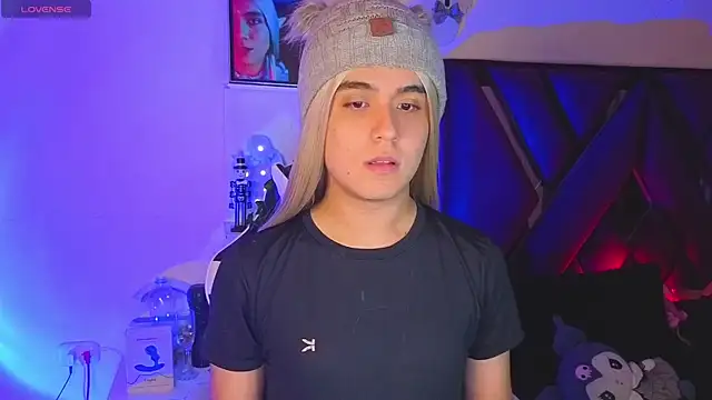 derek greyy  online show from November 10, 2025, 10:53 pm