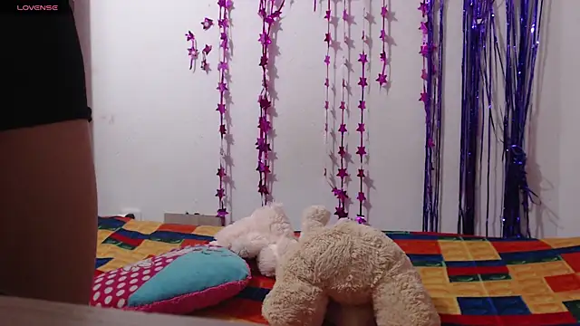 toxic sweet  online show from April 4, 2026, 5:06 am