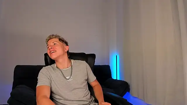 Snapshot of nathan_blake chatting on October 22, 2025, 8:08 pm nathan blake online show from October 22, 2025, 8:08 pm