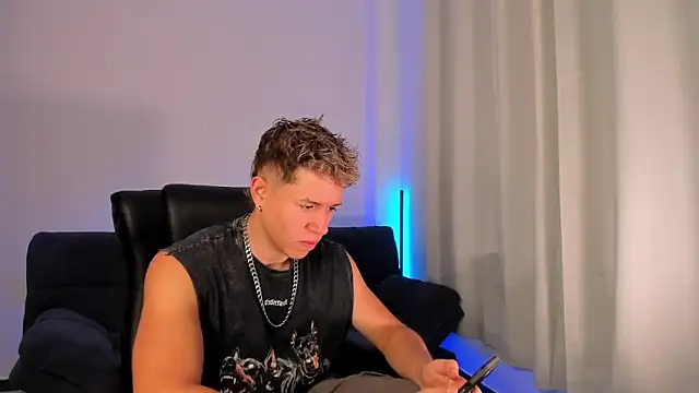 Snapshot of nathan_blake chatting on October 25, 2025, 2:35 pm nathan blake online show from October 25, 2025, 2:35 pm