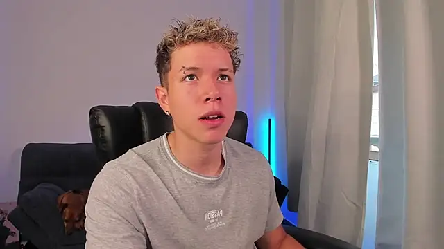 Snapshot of nathan_blake chatting on November 5, 2025, 7:58 pm nathan blake online show from November 5, 2025, 7:58 pm