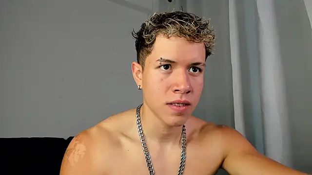 Snapshot of nathan_blake chatting on November 6, 2025, 6:20 pm nathan blake online show from November 6, 2025, 6:20 pm