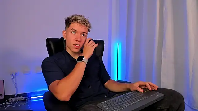 Snapshot of nathan_blake chatting on November 9, 2025, 5:22 pm nathan blake online show from November 9, 2025, 5:22 pm