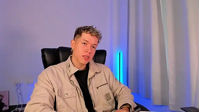 Snapshot of nathan_blake chatting on November 14, 2025, 7:23 pm nathan blake online show from November 14, 2025, 7:23 pm