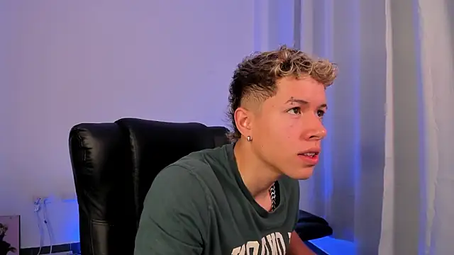 Snapshot of nathan_blake chatting on November 15, 2025, 6:15 pm nathan blake online show from November 15, 2025, 6:15 pm