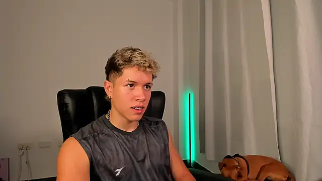 Snapshot of nathan_blake chatting on November 19, 2025, 8:53 pm nathan blake online show from November 19, 2025, 8:53 pm