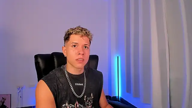 Snapshot of nathan_blake chatting on November 25, 2025, 7:47 pm nathan blake online show from November 25, 2025, 7:47 pm