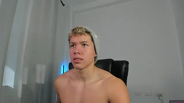 Snapshot of nathan_blake chatting on December 14, 2025, 2:44 pm nathan blake online show from December 14, 2025, 2:44 pm