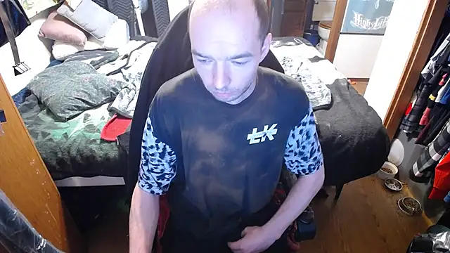 womenhateme69 online show from April 13, 2026, 7:47 am