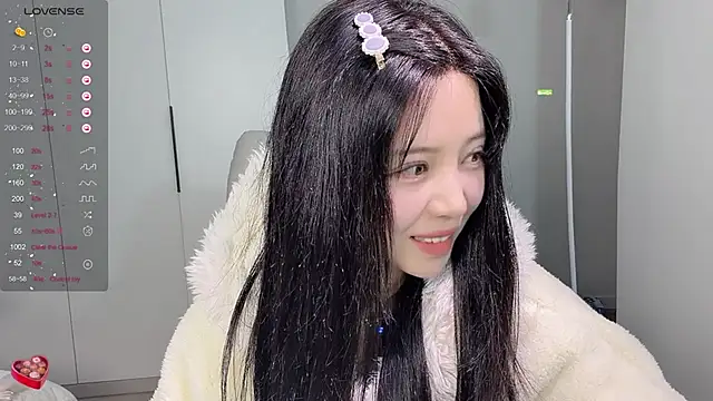 Snapshot of Amy-i chatting on February 8, 2026, 7:06 pm Amy-i online show from February 8, 2026, 7:06 pm