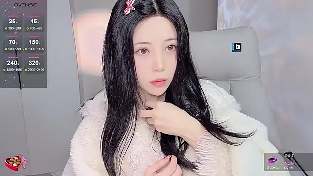 Snapshot of Amy-i chatting on February 14, 2026, 6:48 pm Amy-i online show from February 14, 2026, 6:48 pm