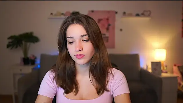 kissie cat online show from December 16, 2025, 7:19 pm