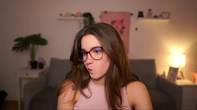 Snapshot of kissie_cat chatting on February 20, 2026, 7:25 pm kissie cat online show from February 20, 2026, 7:25 pm