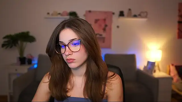 Snapshot of kissie_cat chatting on February 25, 2026, 2:27 pm kissie cat online show from February 25, 2026, 2:27 pm