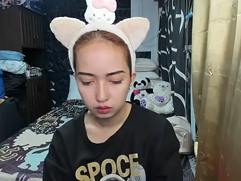 Snapshot of Soft_Angel8 chatting on December 18, 2025, 5:46 am Soft Angel8 online show from December 18, 2025, 5:46 am