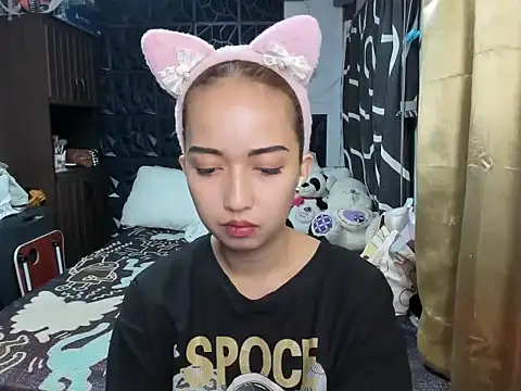 Snapshot of Soft_Angel8 chatting on December 18, 2025, 5:52 pm Soft Angel8 online show from December 18, 2025, 5:52 pm