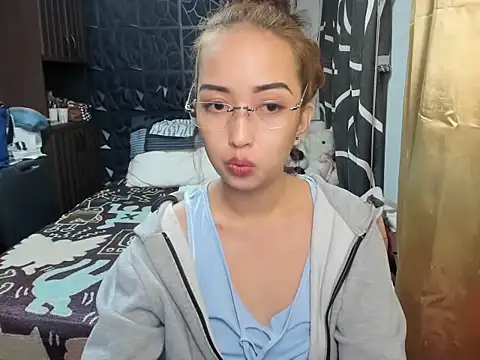 Snapshot of Soft_Angel8 chatting on December 21, 2025, 3:41 pm Soft Angel8 online show from December 21, 2025, 3:41 pm