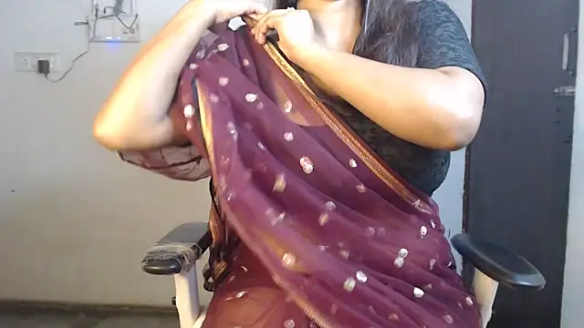 Snapshot of Samiksha- chatting on May 21, 2026, 4:25 pm Samiksha- online show from May 21, 2026, 4:25 pm