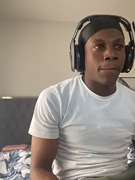 labishyoung25 online show from March 12, 2026, 8:15 pm