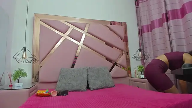 MiaCours online show from January 5, 2026, 7:06 pm