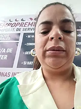 Mia-Glow online show from December 15, 2025, 12:09 pm