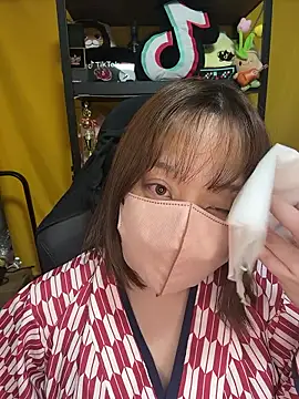 Snapshot of 0kanna0 chatting on September 28, 2025, 5:18 pm 0kanna0 online show from September 28, 2025, 5:18 pm