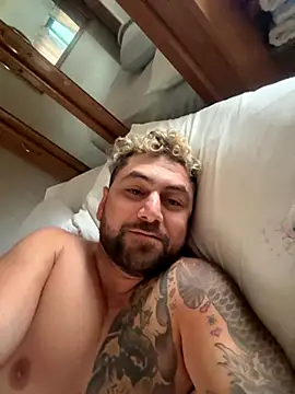 Snapshot of speakonit chatting on September 8, 2025, 3:33 pm speakonit online show from September 8, 2025, 3:33 pm