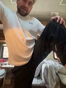 Snapshot of speakonit chatting on October 26, 2025, 11:53 pm speakonit online show from October 26, 2025, 11:53 pm