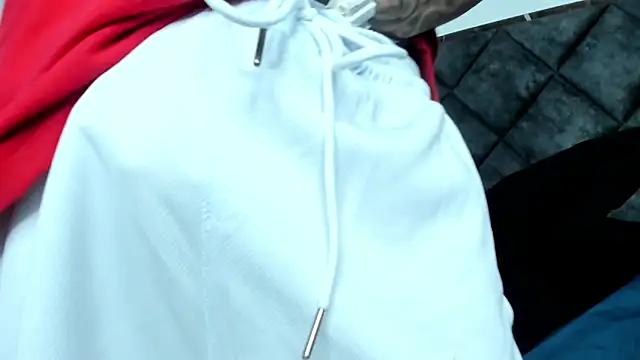 OwenStonne  online show from November 13, 2025, 12:26 pm