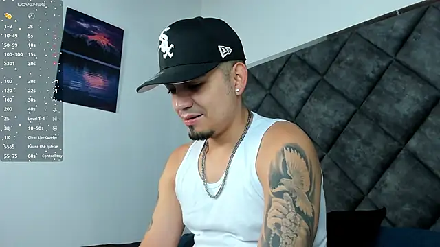 OwenStonne  online show from November 14, 2025, 12:26 pm