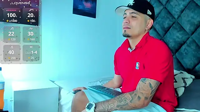 OwenStonne  online show from November 23, 2025, 12:38 pm