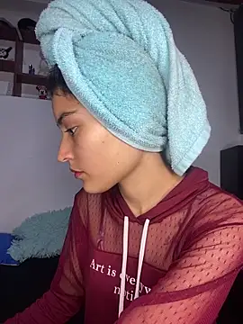 hotwife26 online show from March 3, 2026, 11:32 pm