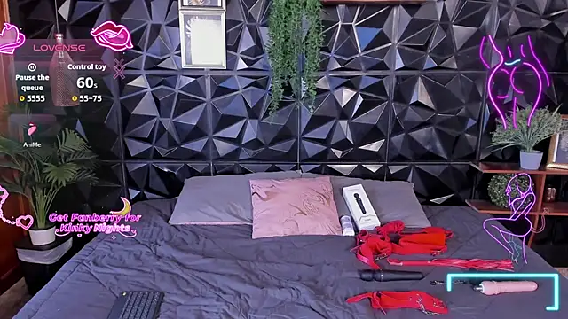 April  foxx online show from December 15, 2025, 3:05 pm