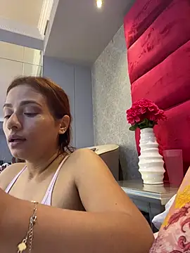 Snapshot of VictoriaFerro chatting on July 1, 2026, 12:40 pm VictoriaFerro online show from July 1, 2026, 12:40 pm