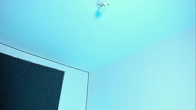 Ellope  online show from November 7, 2025, 10:10 pm