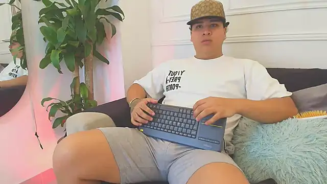 Naim Bennetsex online show from October 26, 2025, 7:31 pm