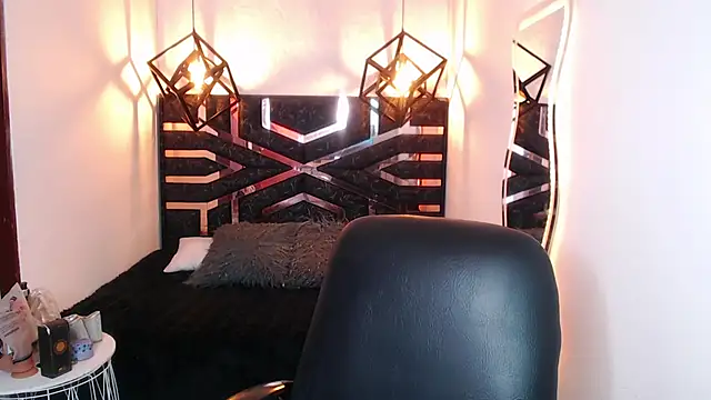 Natalie loffreda online show from April 1, 2026, 7:44 pm