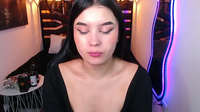 Snapshot of Natalie_loffreda chatting on April 17, 2026, 8:23 pm Natalie loffreda online show from April 17, 2026, 8:23 pm