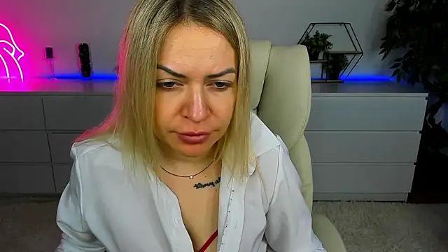 Anna Snows online show from October 30, 2025, 6:37 am