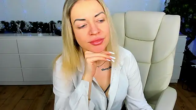 Snapshot of Anna_Snows chatting on December 21, 2025, 6:42 am Anna Snows online show from December 21, 2025, 6:42 am