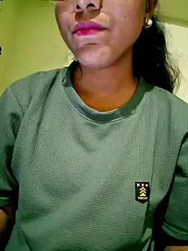 Snapshot of Telugu___Sexygirl___Naidu chatting on February 18, 2026, 4:19 am Telugu Sexygirl Naidu online show from February 18, 2026, 4:19 am