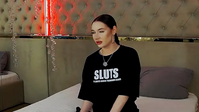 RoxyDoll  online show from October 15, 2025, 5:13 pm